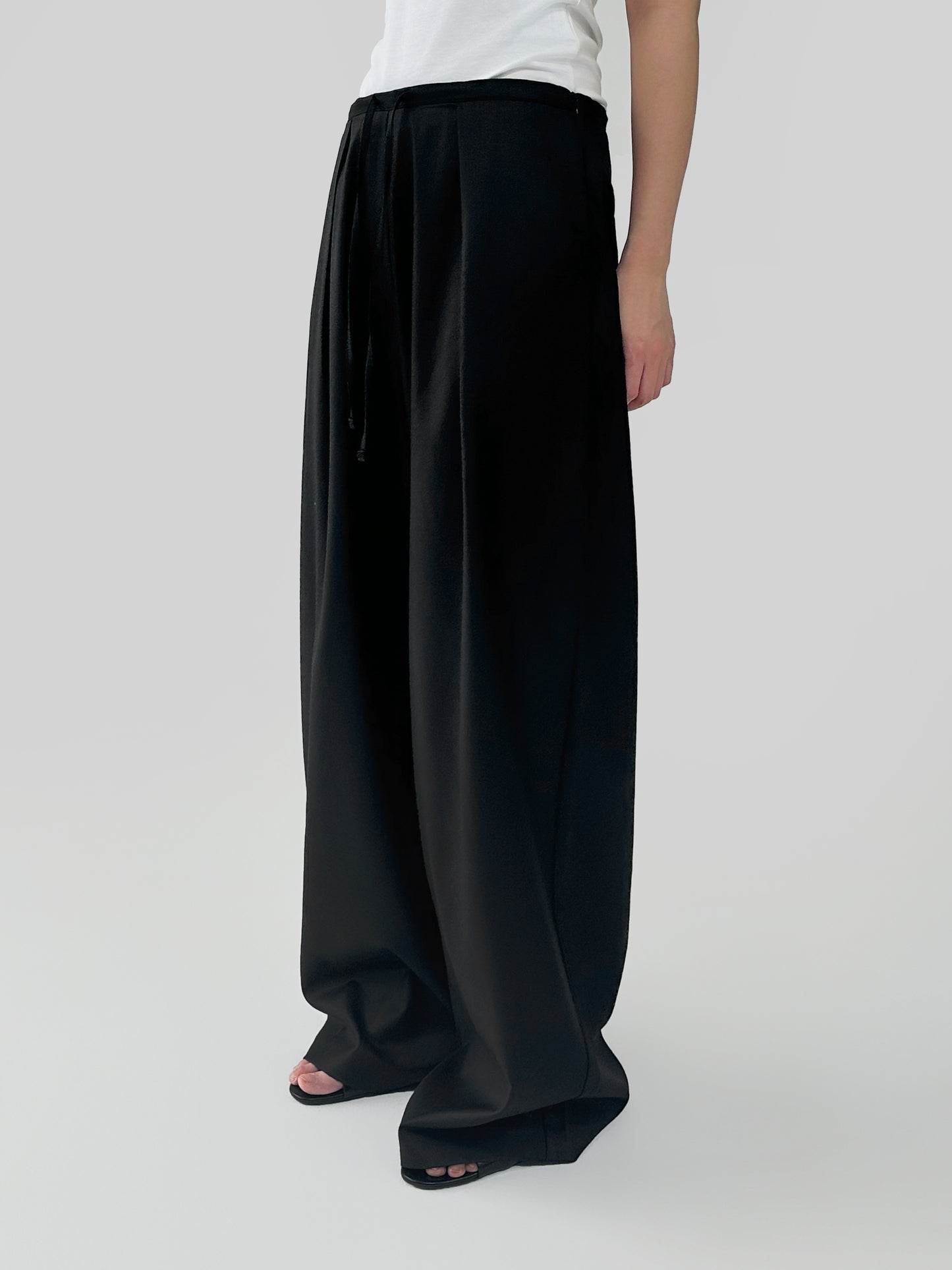 Relaxed Black Wide-Leg Drawstring Pants