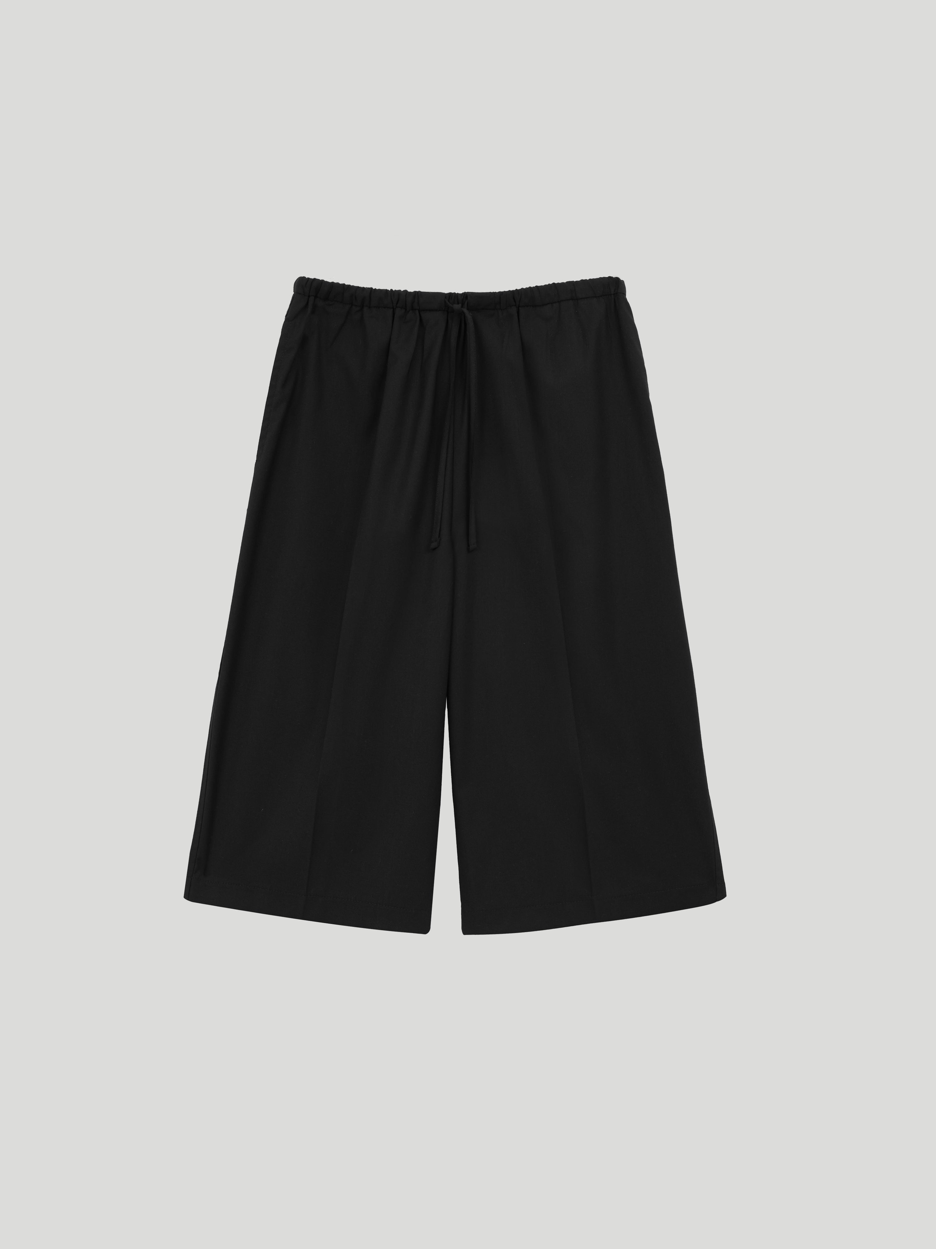 The Essential Black Bermuda Pants
