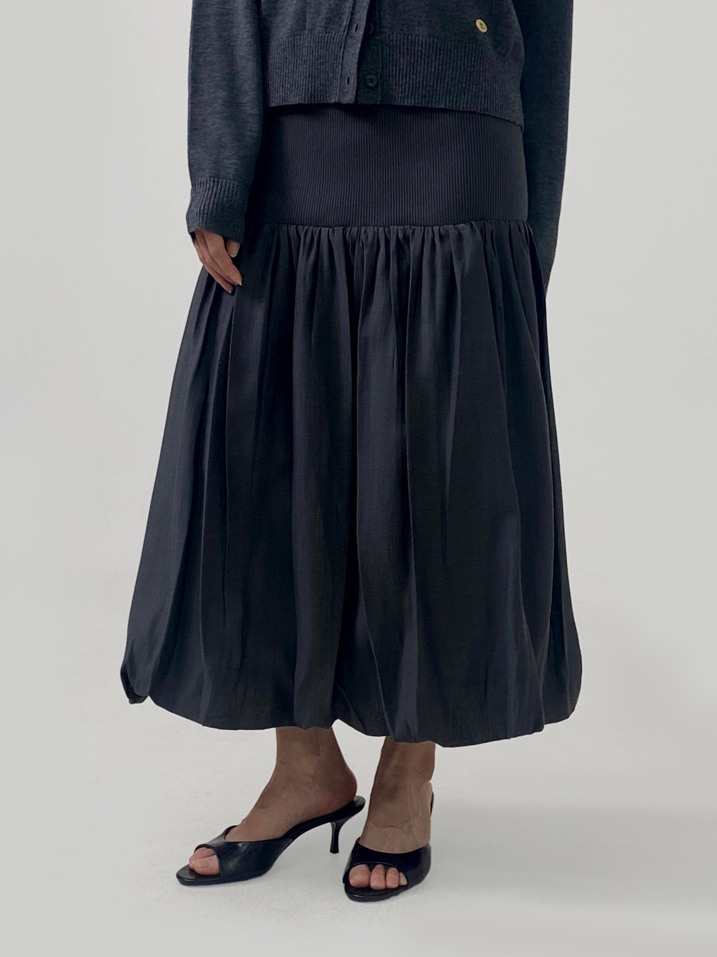 Ribbed Waist Gathered Skirt