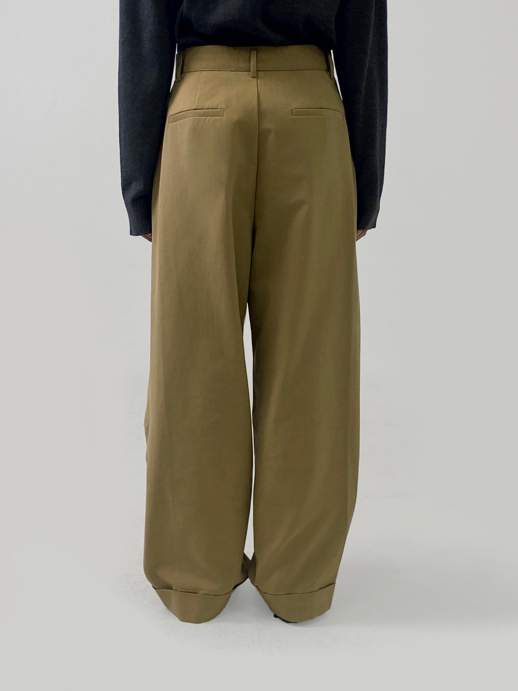 Cotton Curved Pleat Pants