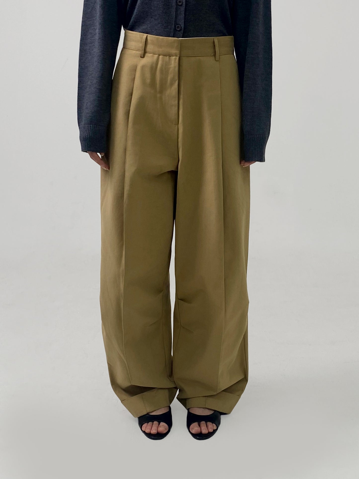 Cotton Curved Pleat Pants
