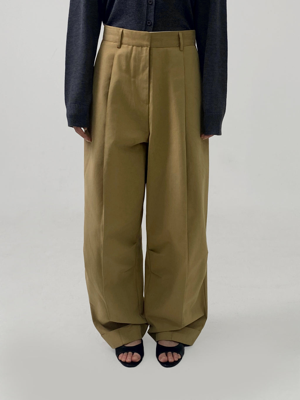 Cotton Curved Pleat Pants
