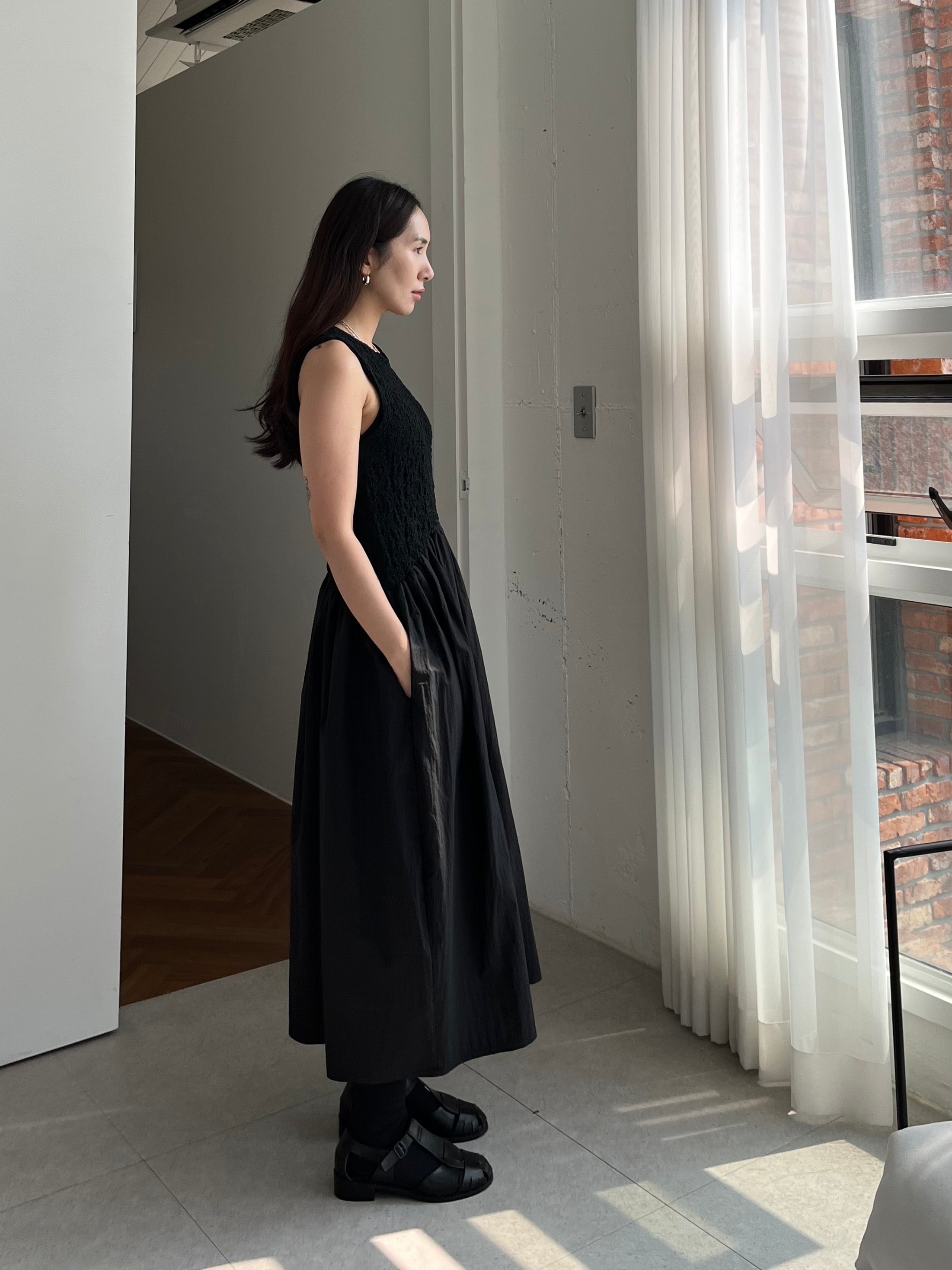 Cécile Contrast Midi Dress Black