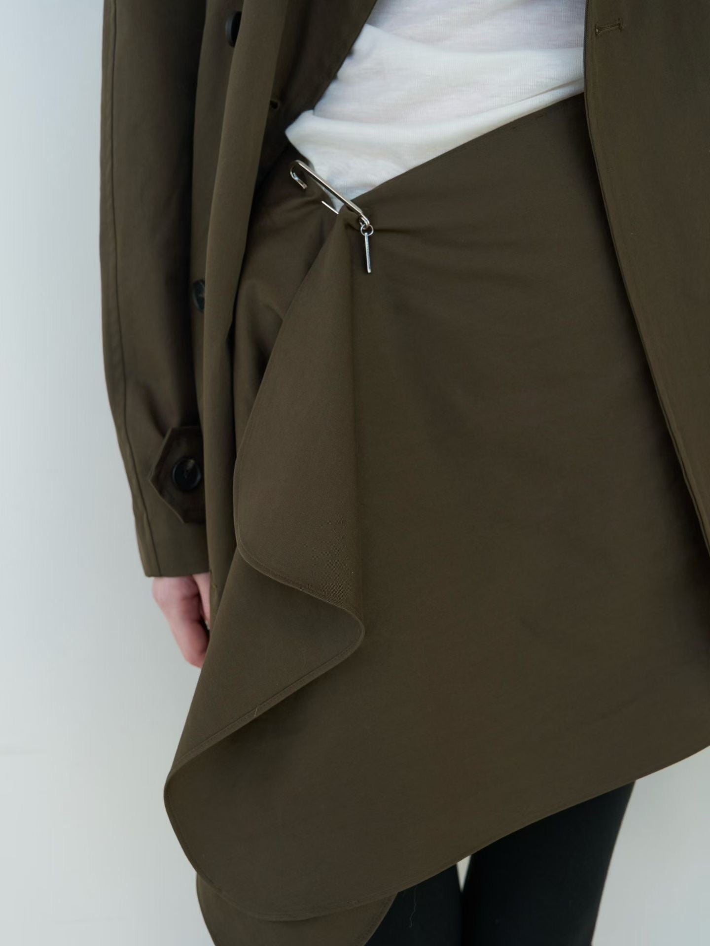 Arla Short Trench Coat in Khaki